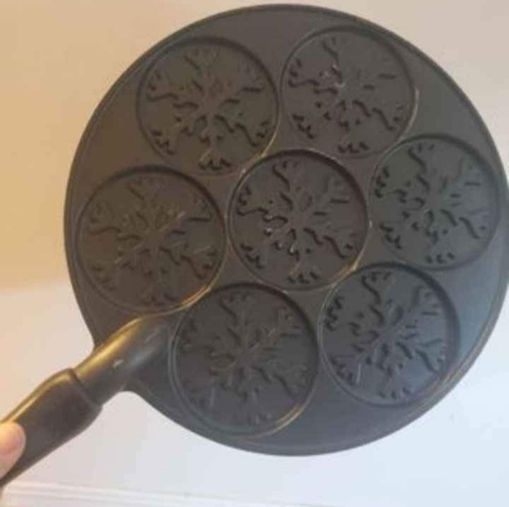 Nordic Ware Black Snowflake Pancake Pan